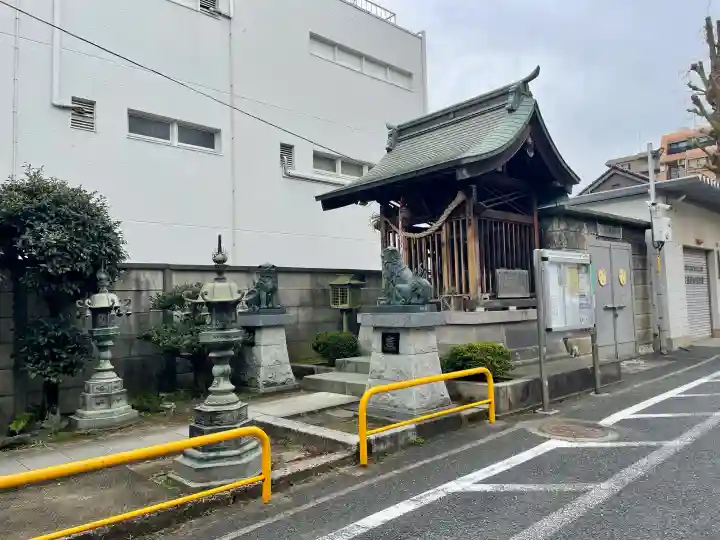 成増氷川神社の{uncategorized: "未分類", other: "その他", undefined: "問題あり", building: "その他建物", grave: "お墓", sacred_gate: "鳥居", guardian: "狛犬", statue: "像", buddha: "仏像", history: "歴史", nature: "自然", garden: "庭園", animal: "動物", pagoda: "塔", temizu: "手水舎", mountain_gate: "山門・神門", sanctuary: "本殿・本堂", subordinate: "末社・摂社", art: "芸術", scenery: "景色", jizo: "地蔵", ema: "絵馬", goshuin: "御朱印", omikuji: "おみくじ", items: "授与品その他", amulet: "お守り", goshuincho: "御朱印帳", eats: "食事", festival: "お祭り", votive_dance: "神楽", shichigosan: "七五三参", wedding: "結婚式", experience: "体験その他", initially: "初詣", around: "周辺", anti_infection: "感染症対策"}