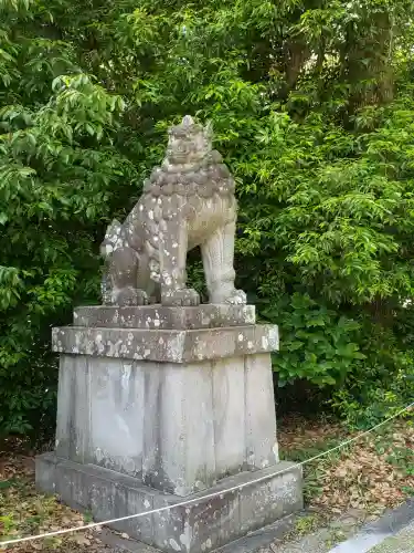 竈山神社の{uncategorized: "未分類", other: "その他", undefined: "問題あり", building: "その他建物", grave: "お墓", sacred_gate: "鳥居", guardian: "狛犬", statue: "像", buddha: "仏像", history: "歴史", nature: "自然", garden: "庭園", animal: "動物", pagoda: "塔", temizu: "手水舎", mountain_gate: "山門・神門", sanctuary: "本殿・本堂", subordinate: "末社・摂社", art: "芸術", scenery: "景色", jizo: "地蔵", ema: "絵馬", goshuin: "御朱印", omikuji: "おみくじ", items: "授与品その他", amulet: "お守り", goshuincho: "御朱印帳", eats: "食事", festival: "お祭り", votive_dance: "神楽", shichigosan: "七五三参", wedding: "結婚式", experience: "体験その他", initially: "初詣", around: "周辺", anti_infection: "感染症対策"}