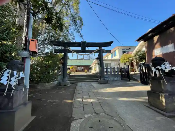 生麦杉山神社の{uncategorized: "未分類", other: "その他", undefined: "問題あり", building: "その他建物", grave: "お墓", sacred_gate: "鳥居", guardian: "狛犬", statue: "像", buddha: "仏像", history: "歴史", nature: "自然", garden: "庭園", animal: "動物", pagoda: "塔", temizu: "手水舎", mountain_gate: "山門・神門", sanctuary: "本殿・本堂", subordinate: "末社・摂社", art: "芸術", scenery: "景色", jizo: "地蔵", ema: "絵馬", goshuin: "御朱印", omikuji: "おみくじ", items: "授与品その他", amulet: "お守り", goshuincho: "御朱印帳", eats: "食事", festival: "お祭り", votive_dance: "神楽", shichigosan: "七五三参", wedding: "結婚式", experience: "体験その他", initially: "初詣", around: "周辺", anti_infection: "感染症対策"}