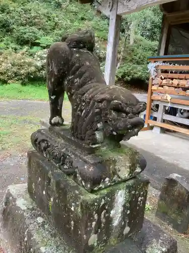 糸島市宇美八幡宮の{uncategorized: "未分類", other: "その他", undefined: "問題あり", building: "その他建物", grave: "お墓", sacred_gate: "鳥居", guardian: "狛犬", statue: "像", buddha: "仏像", history: "歴史", nature: "自然", garden: "庭園", animal: "動物", pagoda: "塔", temizu: "手水舎", mountain_gate: "山門・神門", sanctuary: "本殿・本堂", subordinate: "末社・摂社", art: "芸術", scenery: "景色", jizo: "地蔵", ema: "絵馬", goshuin: "御朱印", omikuji: "おみくじ", items: "授与品その他", amulet: "お守り", goshuincho: "御朱印帳", eats: "食事", festival: "お祭り", votive_dance: "神楽", shichigosan: "七五三参", wedding: "結婚式", experience: "体験その他", initially: "初詣", around: "周辺", anti_infection: "感染症対策"}