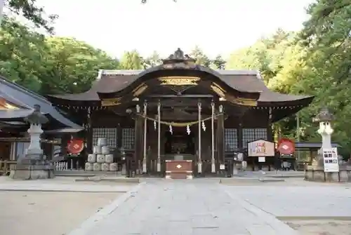 武田神社の本殿・本堂
