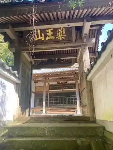 護岸寺の山門