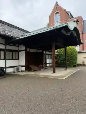 大聖寺門跡の{uncategorized: "未分類", other: "その他", undefined: "問題あり", building: "その他建物", grave: "お墓", sacred_gate: "鳥居", guardian: "狛犬", statue: "像", buddha: "仏像", history: "歴史", nature: "自然", garden: "庭園", animal: "動物", pagoda: "塔", temizu: "手水舎", mountain_gate: "山門・神門", sanctuary: "本殿・本堂", subordinate: "末社・摂社", art: "芸術", scenery: "景色", jizo: "地蔵", ema: "絵馬", goshuin: "御朱印", omikuji: "おみくじ", items: "授与品その他", amulet: "お守り", goshuincho: "御朱印帳", eats: "食事", festival: "お祭り", votive_dance: "神楽", shichigosan: "七五三参", wedding: "結婚式", experience: "体験その他", initially: "初詣", around: "周辺", anti_infection: "感染症対策"}