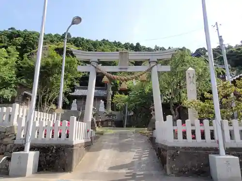 八幡神社の鳥居