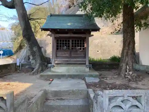 賽の神　神社の本殿