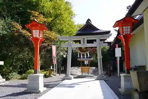 高屋敷稲荷神社の末社・摂社