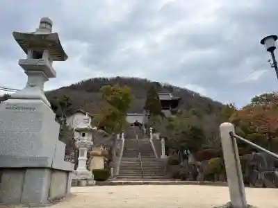 神咒寺の{uncategorized: "未分類", other: "その他", undefined: "問題あり", building: "その他建物", grave: "お墓", sacred_gate: "鳥居", guardian: "狛犬", statue: "像", buddha: "仏像", history: "歴史", nature: "自然", garden: "庭園", animal: "動物", pagoda: "塔", temizu: "手水舎", mountain_gate: "山門・神門", sanctuary: "本殿・本堂", subordinate: "末社・摂社", art: "芸術", scenery: "景色", jizo: "地蔵", ema: "絵馬", goshuin: "御朱印", omikuji: "おみくじ", items: "授与品その他", amulet: "お守り", goshuincho: "御朱印帳", eats: "食事", festival: "お祭り", votive_dance: "神楽", shichigosan: "七五三参", wedding: "結婚式", experience: "体験その他", initially: "初詣", around: "周辺", anti_infection: "感染症対策"}