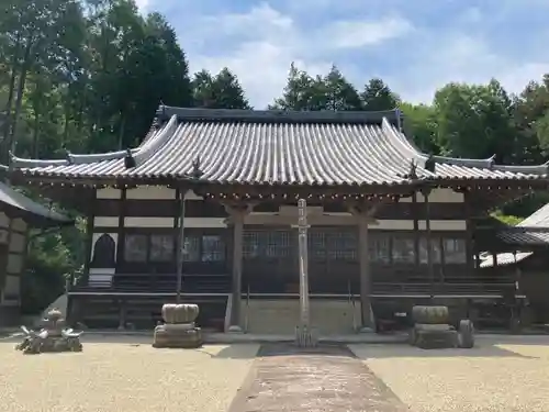 妙巌寺の本殿・本堂