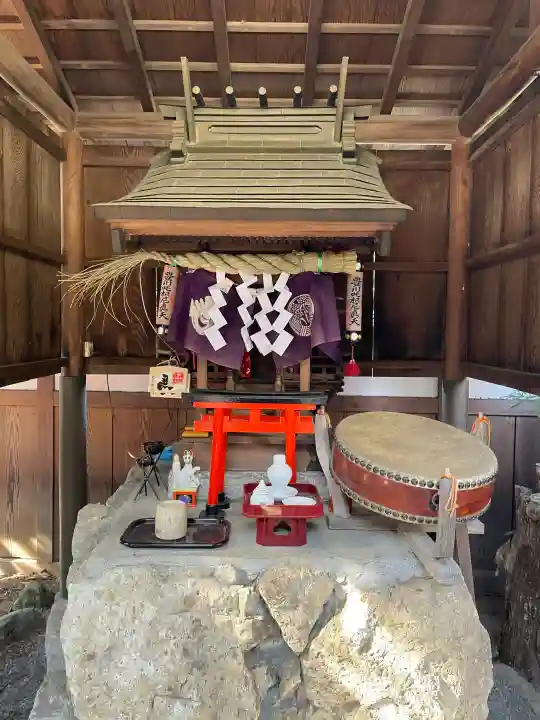 久喜稲荷神社の{uncategorized: "未分類", other: "その他", undefined: "問題あり", building: "その他建物", grave: "お墓", sacred_gate: "鳥居", guardian: "狛犬", statue: "像", buddha: "仏像", history: "歴史", nature: "自然", garden: "庭園", animal: "動物", pagoda: "塔", temizu: "手水舎", mountain_gate: "山門・神門", sanctuary: "本殿・本堂", subordinate: "末社・摂社", art: "芸術", scenery: "景色", jizo: "地蔵", ema: "絵馬", goshuin: "御朱印", omikuji: "おみくじ", items: "授与品その他", amulet: "お守り", goshuincho: "御朱印帳", eats: "食事", festival: "お祭り", votive_dance: "神楽", shichigosan: "七五三参", wedding: "結婚式", experience: "体験その他", initially: "初詣", around: "周辺", anti_infection: "感染症対策"}