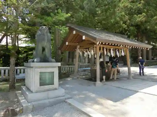 諏訪大社の手水舎