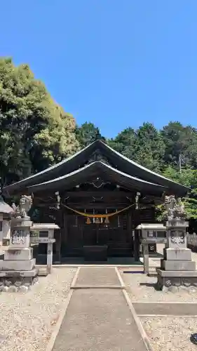 神明神社の{uncategorized: "未分類", other: "その他", undefined: "問題あり", building: "その他建物", grave: "お墓", sacred_gate: "鳥居", guardian: "狛犬", statue: "像", buddha: "仏像", history: "歴史", nature: "自然", garden: "庭園", animal: "動物", pagoda: "塔", temizu: "手水舎", mountain_gate: "山門・神門", sanctuary: "本殿・本堂", subordinate: "末社・摂社", art: "芸術", scenery: "景色", jizo: "地蔵", ema: "絵馬", goshuin: "御朱印", omikuji: "おみくじ", items: "授与品その他", amulet: "お守り", goshuincho: "御朱印帳", eats: "食事", festival: "お祭り", votive_dance: "神楽", shichigosan: "七五三参", wedding: "結婚式", experience: "体験その他", initially: "初詣", around: "周辺", anti_infection: "感染症対策"}