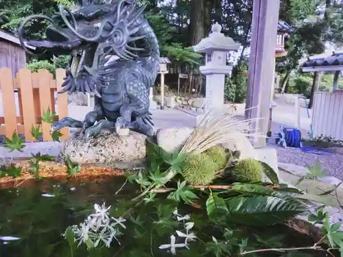 立志神社の手水舎