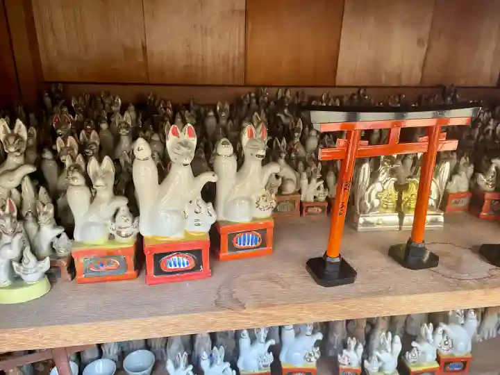 瘡護稲荷大明神の{uncategorized: "未分類", other: "その他", undefined: "問題あり", building: "その他建物", grave: "お墓", sacred_gate: "鳥居", guardian: "狛犬", statue: "像", buddha: "仏像", history: "歴史", nature: "自然", garden: "庭園", animal: "動物", pagoda: "塔", temizu: "手水舎", mountain_gate: "山門・神門", sanctuary: "本殿・本堂", subordinate: "末社・摂社", art: "芸術", scenery: "景色", jizo: "地蔵", ema: "絵馬", goshuin: "御朱印", omikuji: "おみくじ", items: "授与品その他", amulet: "お守り", goshuincho: "御朱印帳", eats: "食事", festival: "お祭り", votive_dance: "神楽", shichigosan: "七五三参", wedding: "結婚式", experience: "体験その他", initially: "初詣", around: "周辺", anti_infection: "感染症対策"}