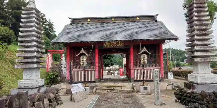 長谷寺(白岩観音)の山門・神門
