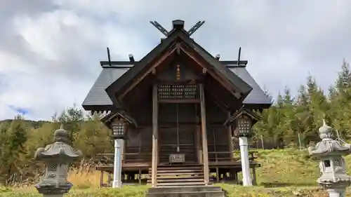 下金山神社の本殿