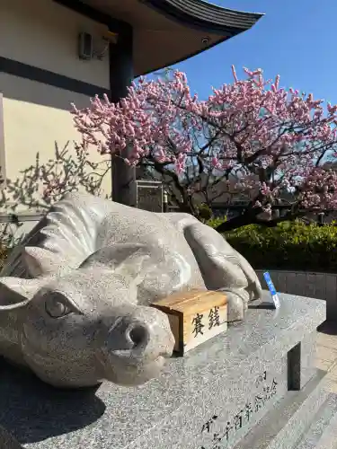 岩津天満宮の{uncategorized: "未分類", other: "その他", undefined: "問題あり", building: "その他建物", grave: "お墓", sacred_gate: "鳥居", guardian: "狛犬", statue: "像", buddha: "仏像", history: "歴史", nature: "自然", garden: "庭園", animal: "動物", pagoda: "塔", temizu: "手水舎", mountain_gate: "山門・神門", sanctuary: "本殿・本堂", subordinate: "末社・摂社", art: "芸術", scenery: "景色", jizo: "地蔵", ema: "絵馬", goshuin: "御朱印", omikuji: "おみくじ", items: "授与品その他", amulet: "お守り", goshuincho: "御朱印帳", eats: "食事", festival: "お祭り", votive_dance: "神楽", shichigosan: "七五三参", wedding: "結婚式", experience: "体験その他", initially: "初詣", around: "周辺", anti_infection: "感染症対策"}