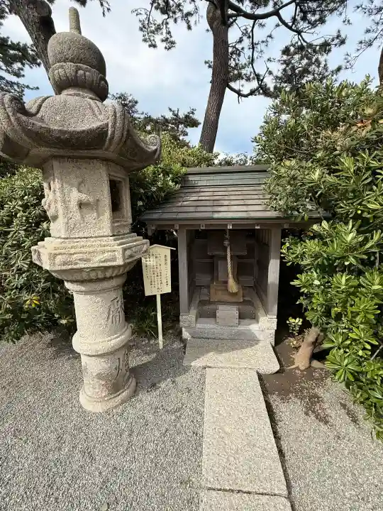 森戸大明神(森戸神社)の{uncategorized: "未分類", other: "その他", undefined: "問題あり", building: "その他建物", grave: "お墓", sacred_gate: "鳥居", guardian: "狛犬", statue: "像", buddha: "仏像", history: "歴史", nature: "自然", garden: "庭園", animal: "動物", pagoda: "塔", temizu: "手水舎", mountain_gate: "山門・神門", sanctuary: "本殿・本堂", subordinate: "末社・摂社", art: "芸術", scenery: "景色", jizo: "地蔵", ema: "絵馬", goshuin: "御朱印", omikuji: "おみくじ", items: "授与品その他", amulet: "お守り", goshuincho: "御朱印帳", eats: "食事", festival: "お祭り", votive_dance: "神楽", shichigosan: "七五三参", wedding: "結婚式", experience: "体験その他", initially: "初詣", around: "周辺", anti_infection: "感染症対策"}