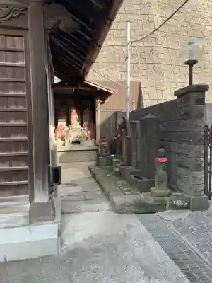 良長院の{uncategorized: "未分類", other: "その他", undefined: "問題あり", building: "その他建物", grave: "お墓", sacred_gate: "鳥居", guardian: "狛犬", statue: "像", buddha: "仏像", history: "歴史", nature: "自然", garden: "庭園", animal: "動物", pagoda: "塔", temizu: "手水舎", mountain_gate: "山門・神門", sanctuary: "本殿・本堂", subordinate: "末社・摂社", art: "芸術", scenery: "景色", jizo: "地蔵", ema: "絵馬", goshuin: "御朱印", omikuji: "おみくじ", items: "授与品その他", amulet: "お守り", goshuincho: "御朱印帳", eats: "食事", festival: "お祭り", votive_dance: "神楽", shichigosan: "七五三参", wedding: "結婚式", experience: "体験その他", initially: "初詣", around: "周辺", anti_infection: "感染症対策"}