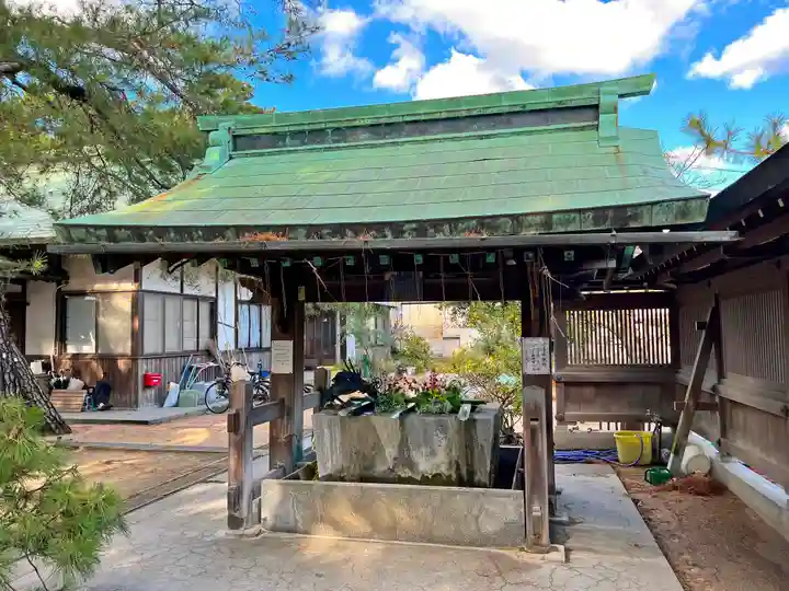 中山神社の手水舎