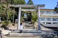 米野木神明社の{uncategorized: "未分類", other: "その他", undefined: "問題あり", building: "その他建物", grave: "お墓", sacred_gate: "鳥居", guardian: "狛犬", statue: "像", buddha: "仏像", history: "歴史", nature: "自然", garden: "庭園", animal: "動物", pagoda: "塔", temizu: "手水舎", mountain_gate: "山門・神門", sanctuary: "本殿・本堂", subordinate: "末社・摂社", art: "芸術", scenery: "景色", jizo: "地蔵", ema: "絵馬", goshuin: "御朱印", omikuji: "おみくじ", items: "授与品その他", amulet: "お守り", goshuincho: "御朱印帳", eats: "食事", festival: "お祭り", votive_dance: "神楽", shichigosan: "七五三参", wedding: "結婚式", experience: "体験その他", initially: "初詣", around: "周辺", anti_infection: "感染症対策"}