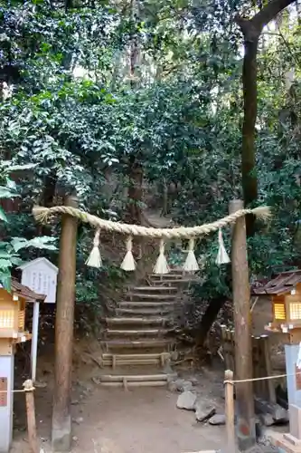 狭井坐大神荒魂神社(狭井神社)の鳥居