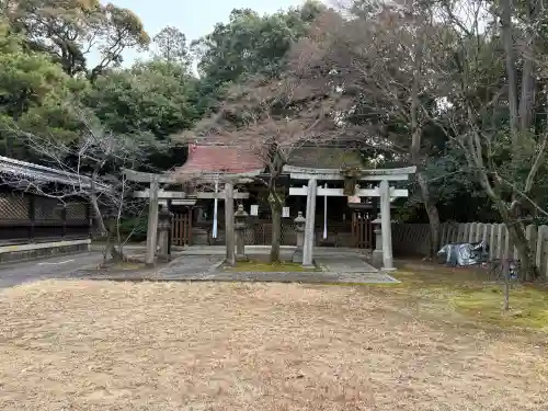 新日吉神宮の{uncategorized: "未分類", other: "その他", undefined: "問題あり", building: "その他建物", grave: "お墓", sacred_gate: "鳥居", guardian: "狛犬", statue: "像", buddha: "仏像", history: "歴史", nature: "自然", garden: "庭園", animal: "動物", pagoda: "塔", temizu: "手水舎", mountain_gate: "山門・神門", sanctuary: "本殿・本堂", subordinate: "末社・摂社", art: "芸術", scenery: "景色", jizo: "地蔵", ema: "絵馬", goshuin: "御朱印", omikuji: "おみくじ", items: "授与品その他", amulet: "お守り", goshuincho: "御朱印帳", eats: "食事", festival: "お祭り", votive_dance: "神楽", shichigosan: "七五三参", wedding: "結婚式", experience: "体験その他", initially: "初詣", around: "周辺", anti_infection: "感染症対策"}