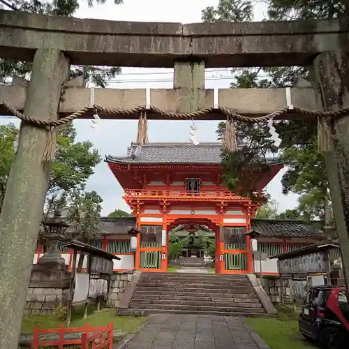 新日吉神宮の鳥居