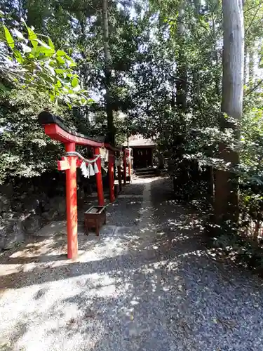 三軒地稲荷神社の鳥居