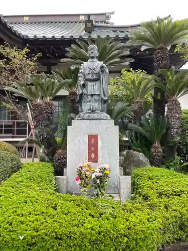 宗隆寺の像