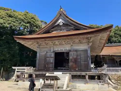 氣多大社の{uncategorized: "未分類", other: "その他", undefined: "問題あり", building: "その他建物", grave: "お墓", sacred_gate: "鳥居", guardian: "狛犬", statue: "像", buddha: "仏像", history: "歴史", nature: "自然", garden: "庭園", animal: "動物", pagoda: "塔", temizu: "手水舎", mountain_gate: "山門・神門", sanctuary: "本殿・本堂", subordinate: "末社・摂社", art: "芸術", scenery: "景色", jizo: "地蔵", ema: "絵馬", goshuin: "御朱印", omikuji: "おみくじ", items: "授与品その他", amulet: "お守り", goshuincho: "御朱印帳", eats: "食事", festival: "お祭り", votive_dance: "神楽", shichigosan: "七五三参", wedding: "結婚式", experience: "体験その他", initially: "初詣", around: "周辺", anti_infection: "感染症対策"}