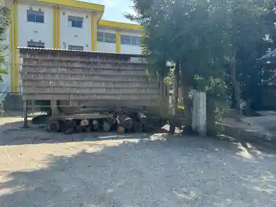 殖栗神社の{uncategorized: "未分類", other: "その他", undefined: "問題あり", building: "その他建物", grave: "お墓", sacred_gate: "鳥居", guardian: "狛犬", statue: "像", buddha: "仏像", history: "歴史", nature: "自然", garden: "庭園", animal: "動物", pagoda: "塔", temizu: "手水舎", mountain_gate: "山門・神門", sanctuary: "本殿・本堂", subordinate: "末社・摂社", art: "芸術", scenery: "景色", jizo: "地蔵", ema: "絵馬", goshuin: "御朱印", omikuji: "おみくじ", items: "授与品その他", amulet: "お守り", goshuincho: "御朱印帳", eats: "食事", festival: "お祭り", votive_dance: "神楽", shichigosan: "七五三参", wedding: "結婚式", experience: "体験その他", initially: "初詣", around: "周辺", anti_infection: "感染症対策"}