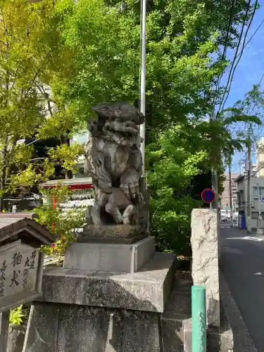 東神奈川熊野神社の{uncategorized: "未分類", other: "その他", undefined: "問題あり", building: "その他建物", grave: "お墓", sacred_gate: "鳥居", guardian: "狛犬", statue: "像", buddha: "仏像", history: "歴史", nature: "自然", garden: "庭園", animal: "動物", pagoda: "塔", temizu: "手水舎", mountain_gate: "山門・神門", sanctuary: "本殿・本堂", subordinate: "末社・摂社", art: "芸術", scenery: "景色", jizo: "地蔵", ema: "絵馬", goshuin: "御朱印", omikuji: "おみくじ", items: "授与品その他", amulet: "お守り", goshuincho: "御朱印帳", eats: "食事", festival: "お祭り", votive_dance: "神楽", shichigosan: "七五三参", wedding: "結婚式", experience: "体験その他", initially: "初詣", around: "周辺", anti_infection: "感染症対策"}