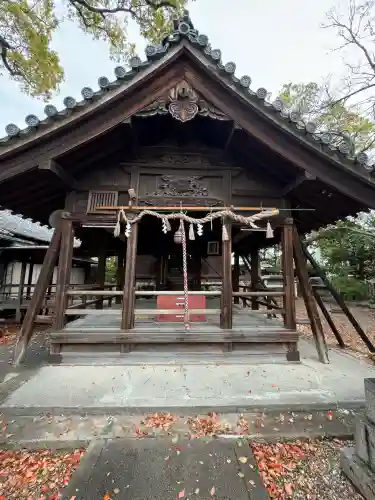 八幡社（児子八幡社）の{uncategorized: "未分類", other: "その他", undefined: "問題あり", building: "その他建物", grave: "お墓", sacred_gate: "鳥居", guardian: "狛犬", statue: "像", buddha: "仏像", history: "歴史", nature: "自然", garden: "庭園", animal: "動物", pagoda: "塔", temizu: "手水舎", mountain_gate: "山門・神門", sanctuary: "本殿・本堂", subordinate: "末社・摂社", art: "芸術", scenery: "景色", jizo: "地蔵", ema: "絵馬", goshuin: "御朱印", omikuji: "おみくじ", items: "授与品その他", amulet: "お守り", goshuincho: "御朱印帳", eats: "食事", festival: "お祭り", votive_dance: "神楽", shichigosan: "七五三参", wedding: "結婚式", experience: "体験その他", initially: "初詣", around: "周辺", anti_infection: "感染症対策"}