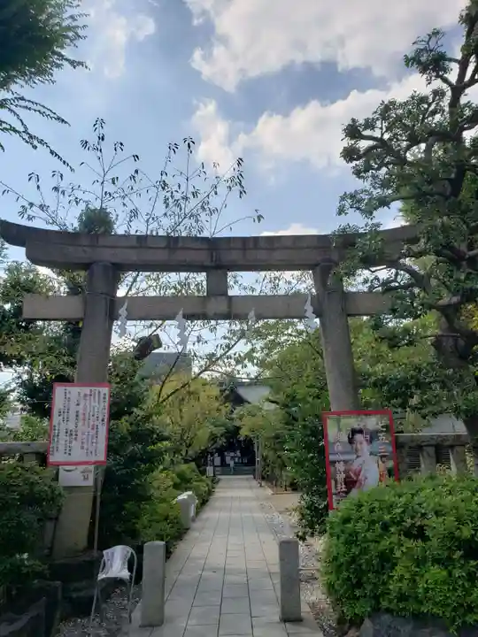 鳩森八幡神社の鳥居