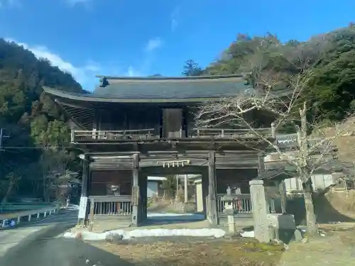 瑠璃寺の{uncategorized: "未分類", other: "その他", undefined: "問題あり", building: "その他建物", grave: "お墓", sacred_gate: "鳥居", guardian: "狛犬", statue: "像", buddha: "仏像", history: "歴史", nature: "自然", garden: "庭園", animal: "動物", pagoda: "塔", temizu: "手水舎", mountain_gate: "山門・神門", sanctuary: "本殿・本堂", subordinate: "末社・摂社", art: "芸術", scenery: "景色", jizo: "地蔵", ema: "絵馬", goshuin: "御朱印", omikuji: "おみくじ", items: "授与品その他", amulet: "お守り", goshuincho: "御朱印帳", eats: "食事", festival: "お祭り", votive_dance: "神楽", shichigosan: "七五三参", wedding: "結婚式", experience: "体験その他", initially: "初詣", around: "周辺", anti_infection: "感染症対策"}