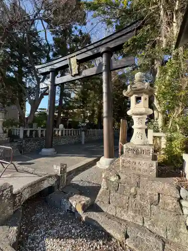 大井神社の{uncategorized: "未分類", other: "その他", undefined: "問題あり", building: "その他建物", grave: "お墓", sacred_gate: "鳥居", guardian: "狛犬", statue: "像", buddha: "仏像", history: "歴史", nature: "自然", garden: "庭園", animal: "動物", pagoda: "塔", temizu: "手水舎", mountain_gate: "山門・神門", sanctuary: "本殿・本堂", subordinate: "末社・摂社", art: "芸術", scenery: "景色", jizo: "地蔵", ema: "絵馬", goshuin: "御朱印", omikuji: "おみくじ", items: "授与品その他", amulet: "お守り", goshuincho: "御朱印帳", eats: "食事", festival: "お祭り", votive_dance: "神楽", shichigosan: "七五三参", wedding: "結婚式", experience: "体験その他", initially: "初詣", around: "周辺", anti_infection: "感染症対策"}