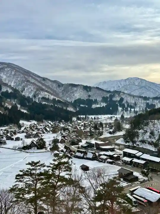 白川八幡神社の{uncategorized: "未分類", other: "その他", undefined: "問題あり", building: "その他建物", grave: "お墓", sacred_gate: "鳥居", guardian: "狛犬", statue: "像", buddha: "仏像", history: "歴史", nature: "自然", garden: "庭園", animal: "動物", pagoda: "塔", temizu: "手水舎", mountain_gate: "山門・神門", sanctuary: "本殿・本堂", subordinate: "末社・摂社", art: "芸術", scenery: "景色", jizo: "地蔵", ema: "絵馬", goshuin: "御朱印", omikuji: "おみくじ", items: "授与品その他", amulet: "お守り", goshuincho: "御朱印帳", eats: "食事", festival: "お祭り", votive_dance: "神楽", shichigosan: "七五三参", wedding: "結婚式", experience: "体験その他", initially: "初詣", around: "周辺", anti_infection: "感染症対策"}
