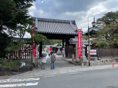 笠覆寺 (笠寺観音)の山門・神門