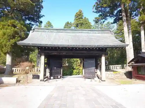 輪王寺の山門