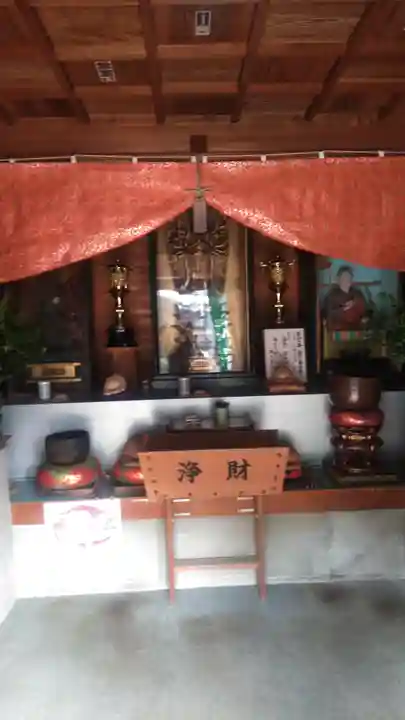 ニ瀬川観音堂の本殿・本堂