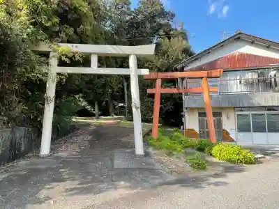 尾白稲荷神社(岐阜県)
