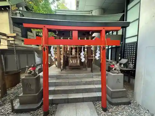 築土神社の{uncategorized: "未分類", other: "その他", undefined: "問題あり", building: "その他建物", grave: "お墓", sacred_gate: "鳥居", guardian: "狛犬", statue: "像", buddha: "仏像", history: "歴史", nature: "自然", garden: "庭園", animal: "動物", pagoda: "塔", temizu: "手水舎", mountain_gate: "山門・神門", sanctuary: "本殿・本堂", subordinate: "末社・摂社", art: "芸術", scenery: "景色", jizo: "地蔵", ema: "絵馬", goshuin: "御朱印", omikuji: "おみくじ", items: "授与品その他", amulet: "お守り", goshuincho: "御朱印帳", eats: "食事", festival: "お祭り", votive_dance: "神楽", shichigosan: "七五三参", wedding: "結婚式", experience: "体験その他", initially: "初詣", around: "周辺", anti_infection: "感染症対策"}