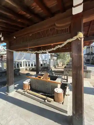 堤治神社の手水舎