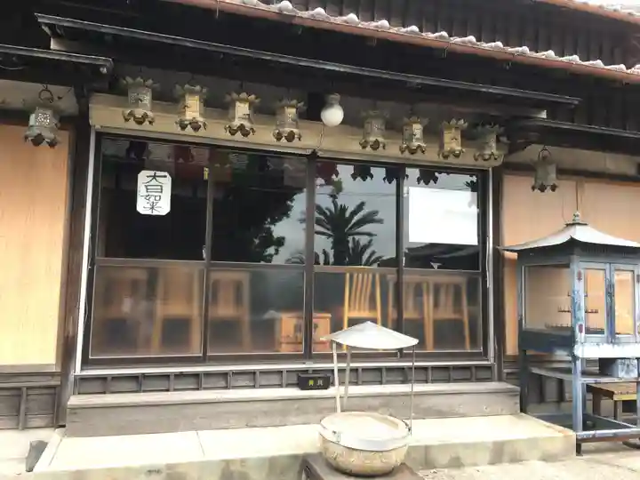 観音寺の本殿・本堂