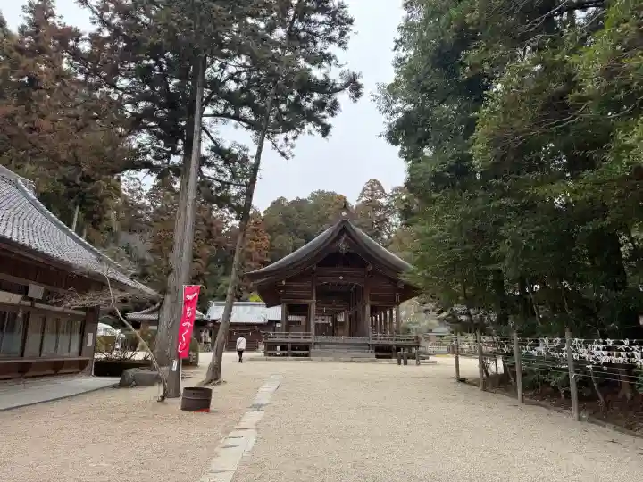 猿投神社の{uncategorized: "未分類", other: "その他", undefined: "問題あり", building: "その他建物", grave: "お墓", sacred_gate: "鳥居", guardian: "狛犬", statue: "像", buddha: "仏像", history: "歴史", nature: "自然", garden: "庭園", animal: "動物", pagoda: "塔", temizu: "手水舎", mountain_gate: "山門・神門", sanctuary: "本殿・本堂", subordinate: "末社・摂社", art: "芸術", scenery: "景色", jizo: "地蔵", ema: "絵馬", goshuin: "御朱印", omikuji: "おみくじ", items: "授与品その他", amulet: "お守り", goshuincho: "御朱印帳", eats: "食事", festival: "お祭り", votive_dance: "神楽", shichigosan: "七五三参", wedding: "結婚式", experience: "体験その他", initially: "初詣", around: "周辺", anti_infection: "感染症対策"}