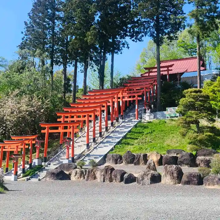 高屋敷稲荷神社の{uncategorized: "未分類", other: "その他", undefined: "問題あり", building: "その他建物", grave: "お墓", sacred_gate: "鳥居", guardian: "狛犬", statue: "像", buddha: "仏像", history: "歴史", nature: "自然", garden: "庭園", animal: "動物", pagoda: "塔", temizu: "手水舎", mountain_gate: "山門・神門", sanctuary: "本殿・本堂", subordinate: "末社・摂社", art: "芸術", scenery: "景色", jizo: "地蔵", ema: "絵馬", goshuin: "御朱印", omikuji: "おみくじ", items: "授与品その他", amulet: "お守り", goshuincho: "御朱印帳", eats: "食事", festival: "お祭り", votive_dance: "神楽", shichigosan: "七五三参", wedding: "結婚式", experience: "体験その他", initially: "初詣", around: "周辺", anti_infection: "感染症対策"}