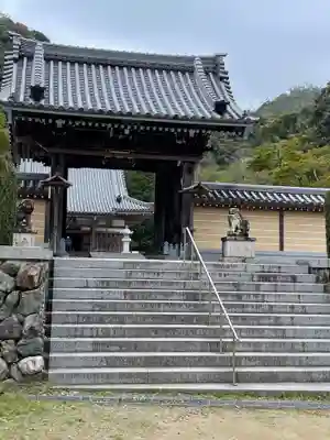 瀧安寺の山門・神門