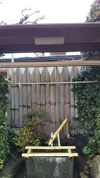 右京塚神社の手水舎