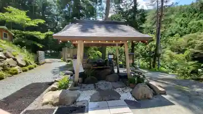 不二阿祖山太神宮の手水舎