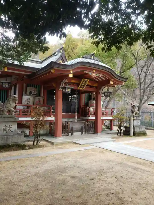 岡本八幡神社の本殿・本堂